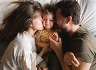 Tips for Maintaining a Happy Relationship While Raising Kids
